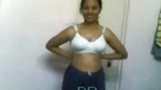 Sarışın kirli, genç, genç mom anal porno ve boğazını konuşuyor